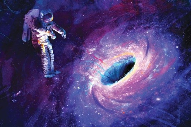 宇航员掉进黑洞会怎么样?是消失了还是一直活在黑洞中?