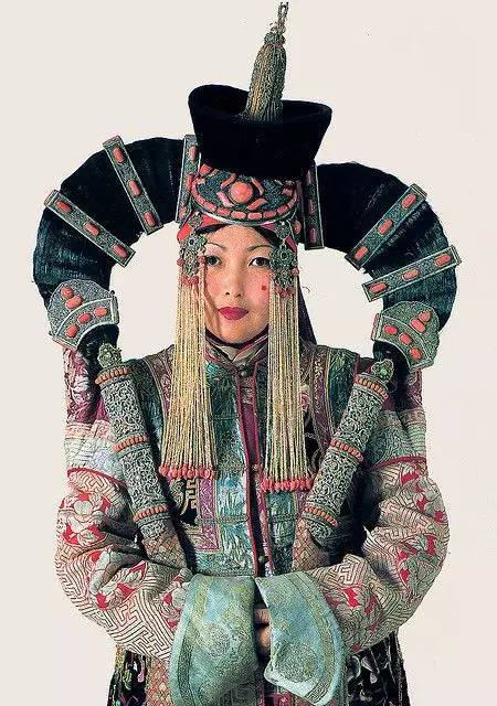 传统的蒙古族帽子