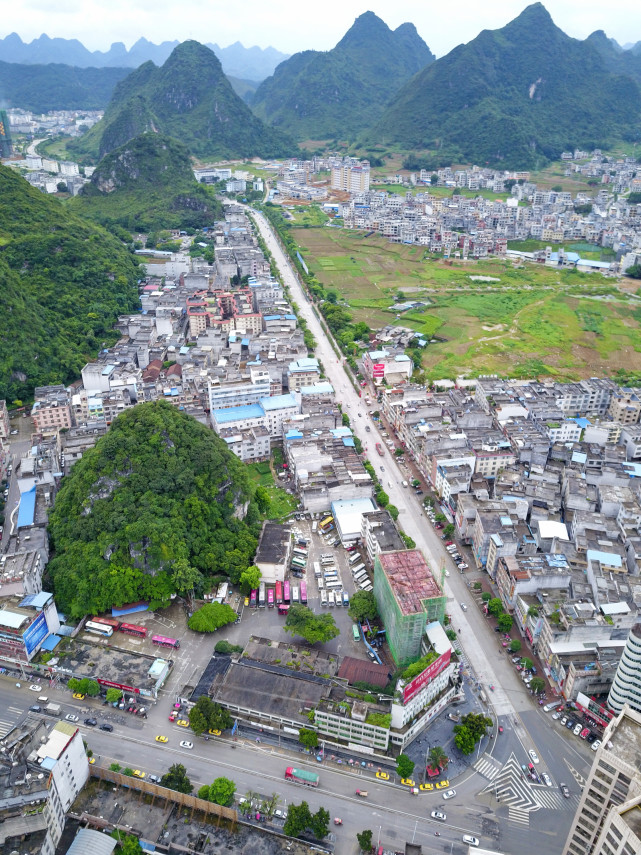 航拍广西特色县城之南宁市马山县 中国黑山羊之乡