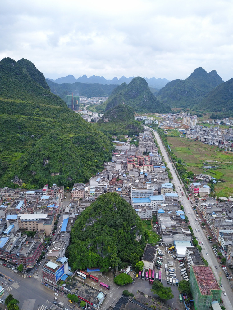 航拍广西特色县城之南宁市马山县 中国黑山羊之乡