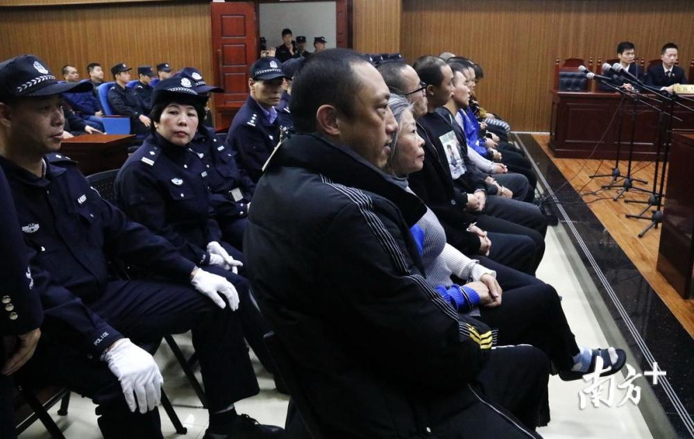 潮阳谷饶一涉黑团伙14人获刑,主犯被判18年,不得假释!