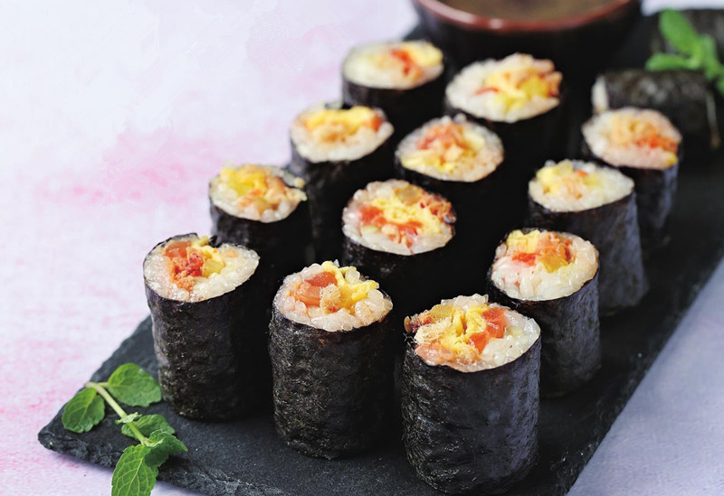 太卷和细卷是寿司的经典种类,对于刚刚开始下厨的新手来说,细卷无疑是
