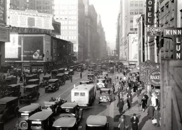 四,1920年,纽约第七大道景象.