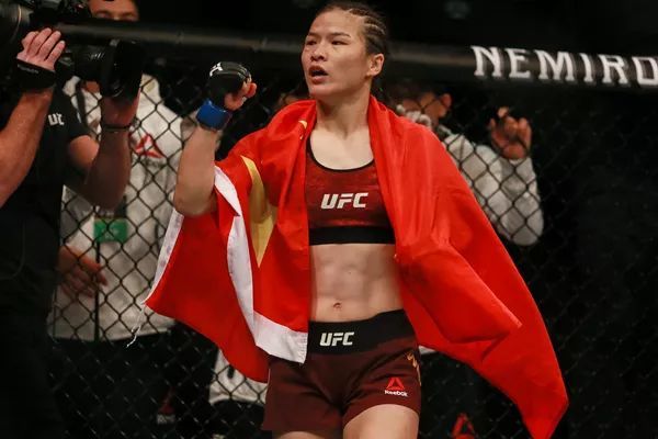 张伟丽被雅虎体育评为年度最佳女子mma冠军