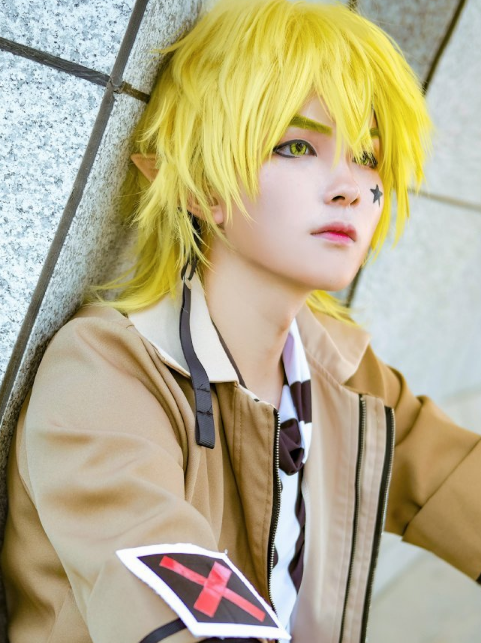 cosplay《凹凸世界》嘉德罗斯,帅气十足的金发小姐姐