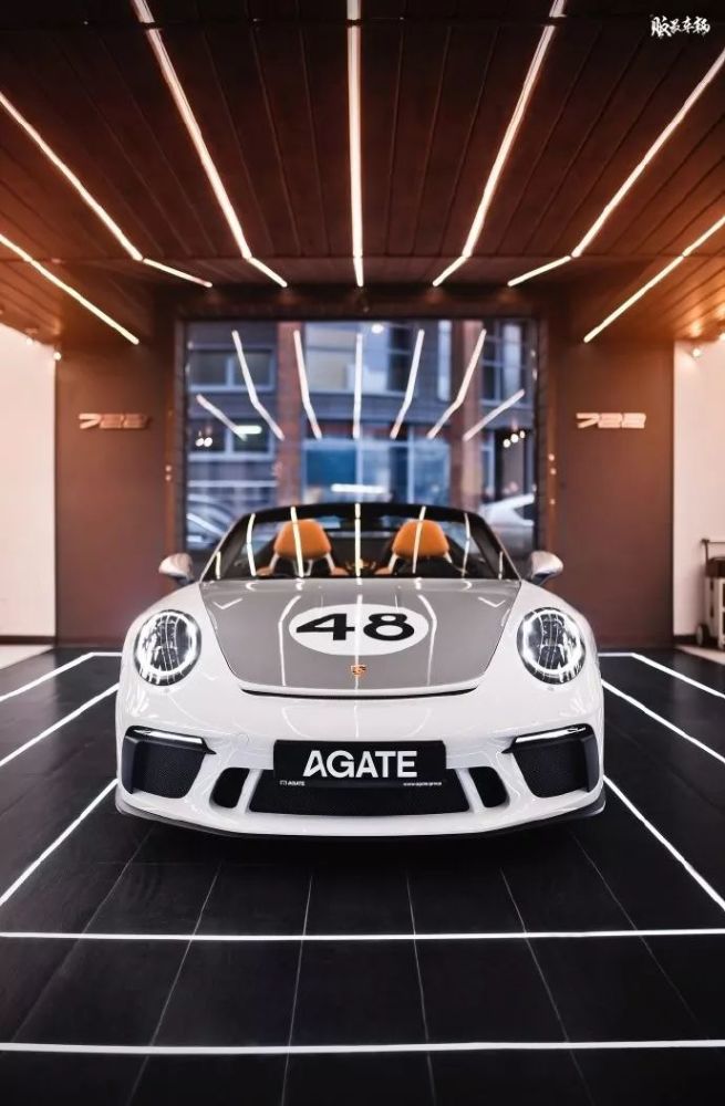 今日壁纸分享:保时捷 911 speedster