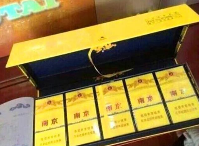 香烟为什么分软包和硬包?烟草工人说出了不同,网友:咋
