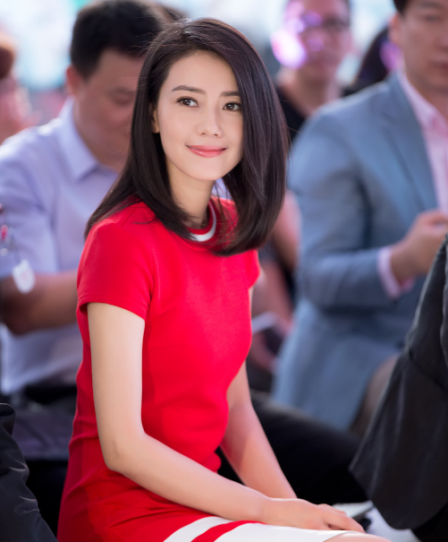 高圆圆活动照,迷人的微笑动人的美貌,优雅明艳动人