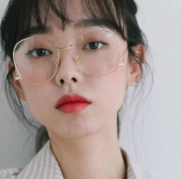 vip·超火·原宿风女生头像:你要明白,空出来的位置总有人坐
