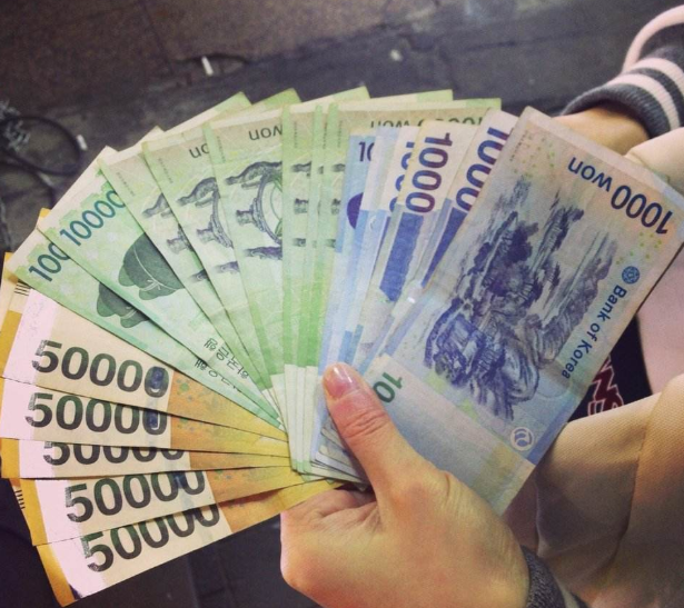 韩国人的钱叫"韩元",那人民币在国外被叫什么?你肯定没想到