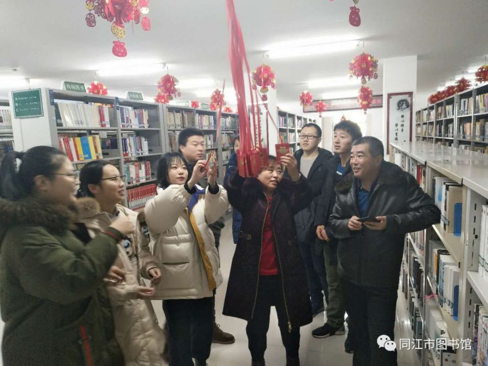 天红灯笼猜成语_大红灯笼图片