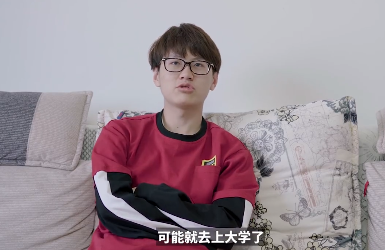 meiko晒成长环境,看到学校跟公园后,是培养人才的洞天