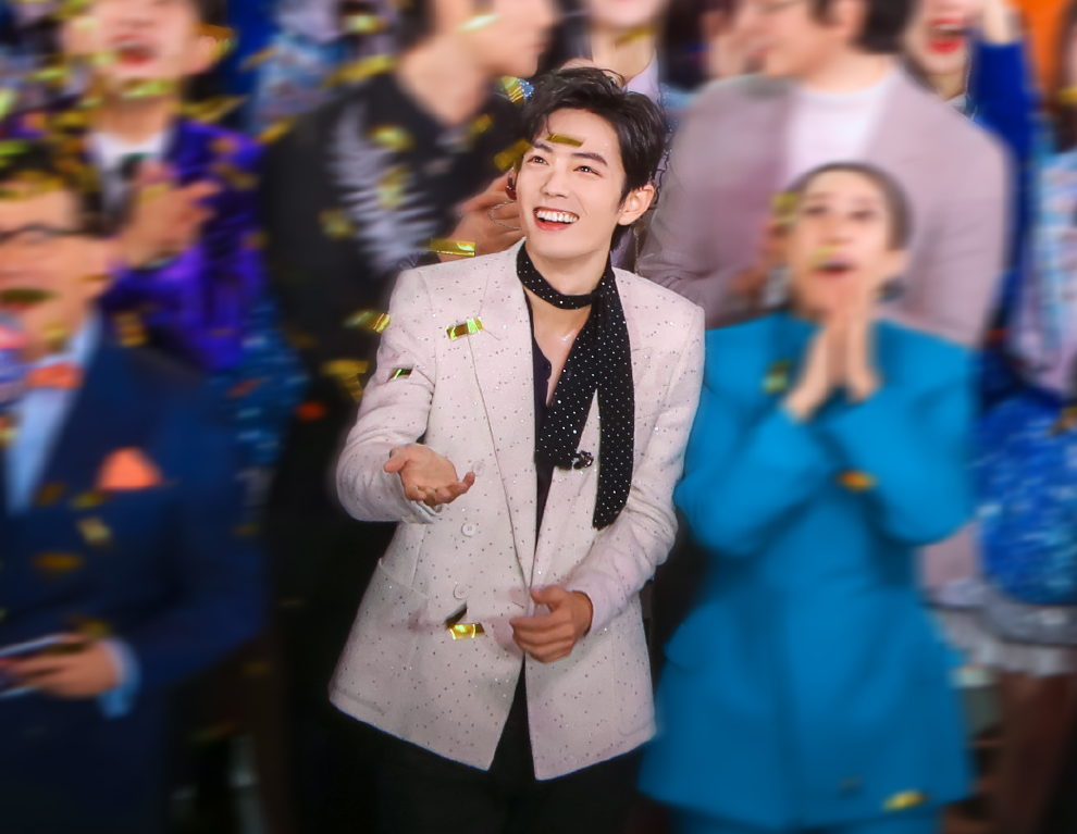 肖战累坏了,刚新年就生病,清晨更新动态表情里透着满满的无奈