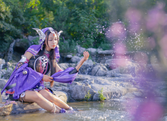 剑侠三五毒毒萝cosplay,优雅且娴静,清新亮眼