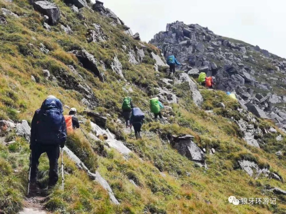 东源往上一路上坡,大概需要1个小时,之后一马平川,途径万仙阵,我在