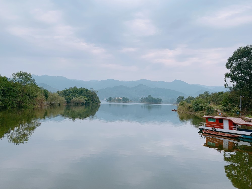 大洪湖(重庆)垂钓管理中心自运行以来,不断通过 下调收费, 水体保护等