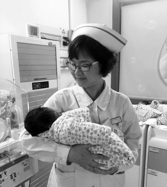 广东最老冰宝宝刚出生就16岁 与哥哥同龄