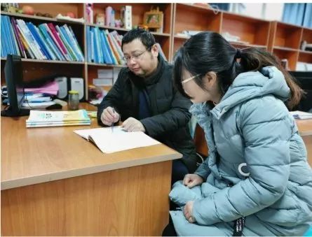 江巧根副校长,教务处戴俊杰副主任及化学组全体老师参与了听课.