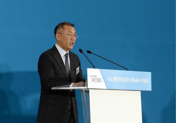 在去年销量下滑后,现代汽车集团执行副董事长郑义宣(euisun chung)仍