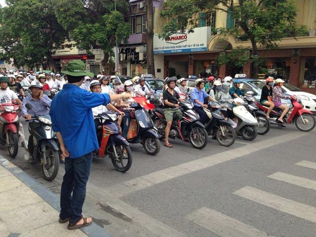 越南街头摩托车大军