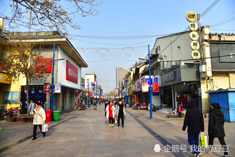 河南安阳北大街 市中心最繁华的地段 重建的钟楼藏在这里