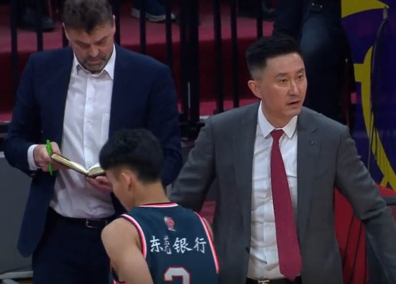 杜锋对徐杰怒吼,郭士强暂停时杨鸣