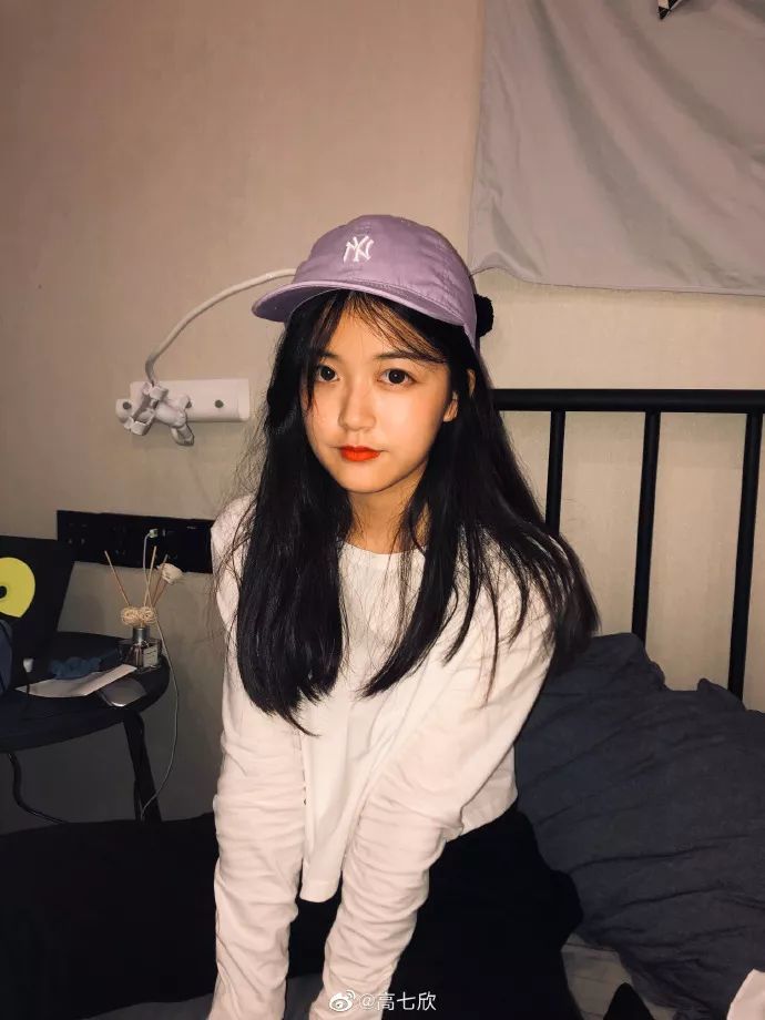 漫画脸辣妈谎报年龄、甜心少女败于红毯