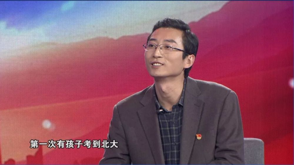 徐钊老总_合山市委书记徐钊(2)