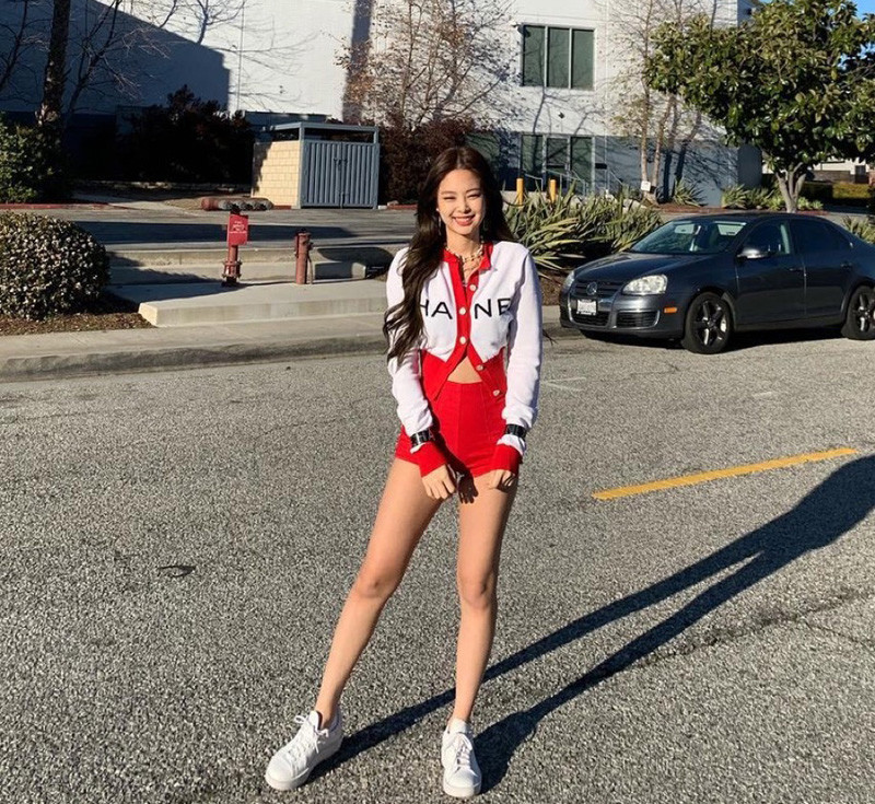 人间香奈儿2019旅拍,可爱又清甜的jennie,绝美的也太好看了