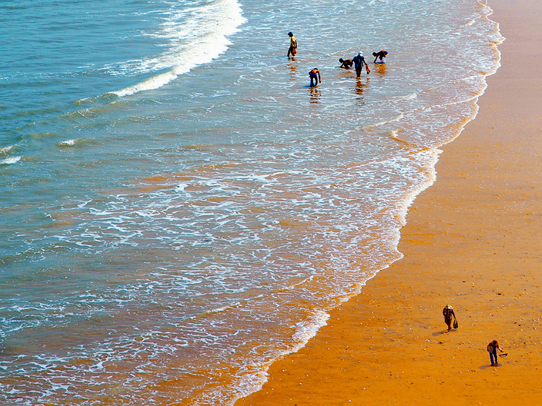旅游GDP第一哪里_广东gdp全国第一照片(2)