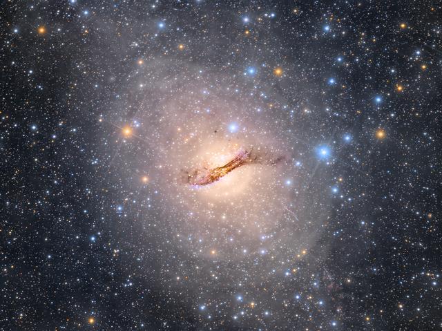 最大的恒星是盾牌座uy,最大的星系是哪一个?它比银河系大多少?