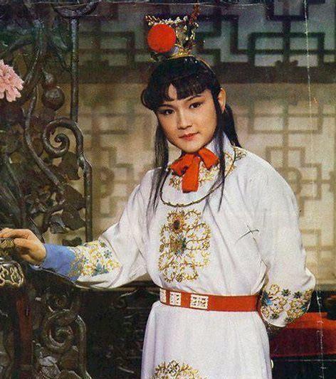 《红楼梦》中贾宝玉和林黛玉、薛宝钗都是近亲