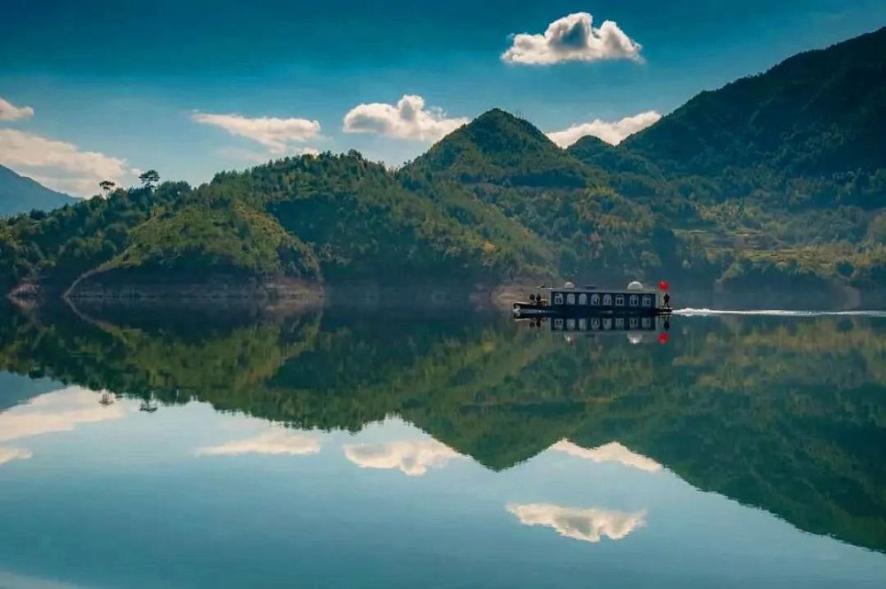 地址:丽水市青田县境内的千峡湖(滩坑库区)