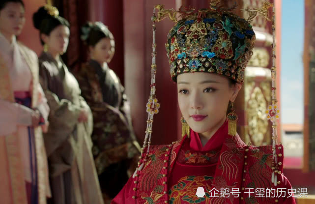 可惜胡善祥并不怎么受朱瞻基喜欢,朱瞻基心心念念的想要废了她.