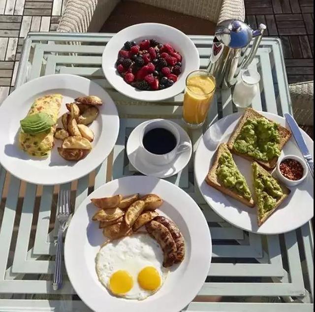 这样的中高端酒店早餐体验,再早我也要爬起来吃早饭