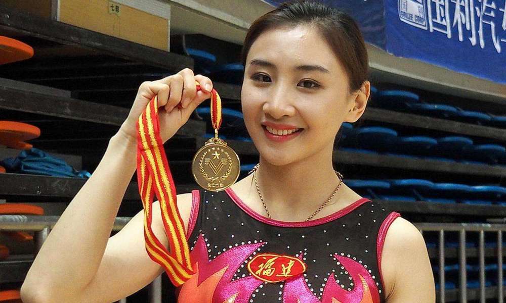 何雯娜引粉丝同情!出阁宴被拒绝,老公还是