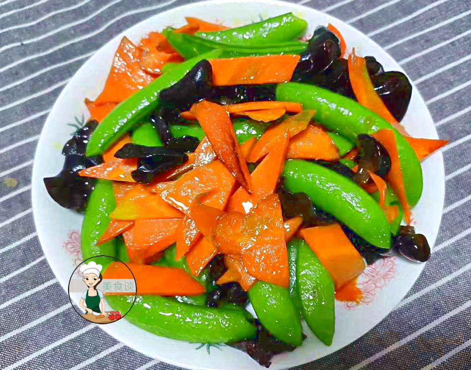 这道素菜小炒,不放肉炒也很香,清脆爽口又便宜,年夜饭