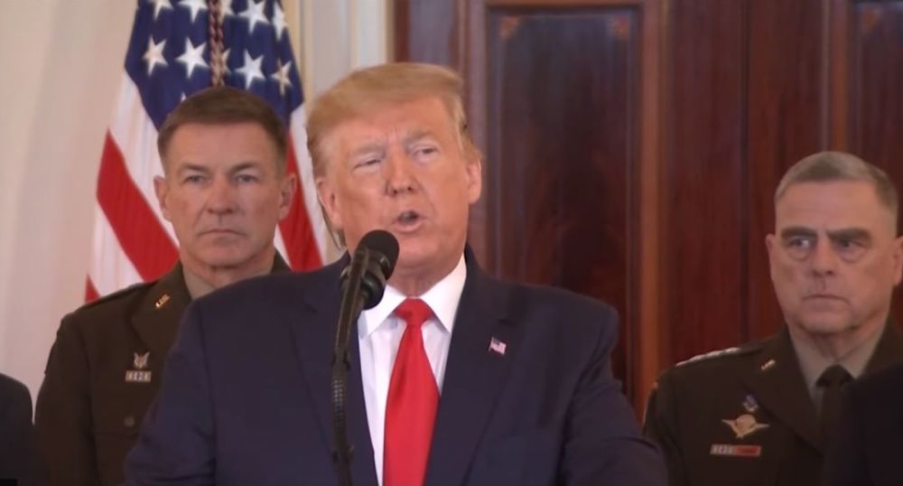 美伊唱双簧：特朗普是始乱终弃，哈梅内伊是借尸还魂