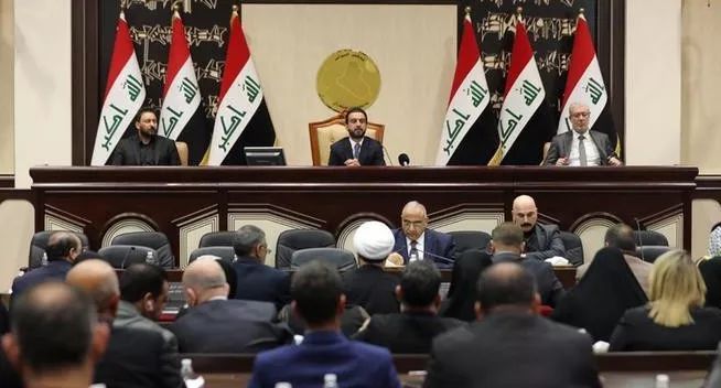 美伊唱双簧：特朗普是始乱终弃，哈梅内伊是借尸还魂