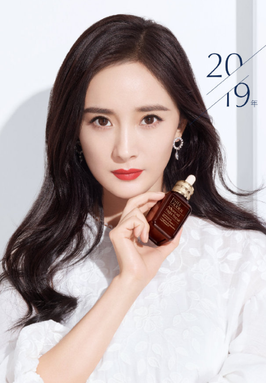 为什么总p掉杨幂的卧蚕,僵硬显老真看不出来?粉丝