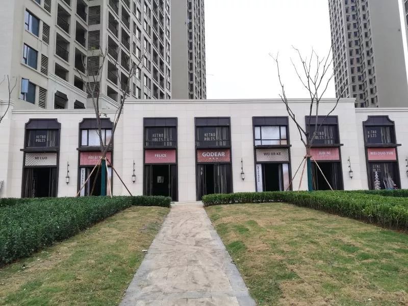 建筑风格为孝感独树一帜的美式大都会风格.