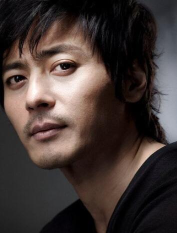 韩男星朱镇模手机被黑客入侵后续:与张东健色情聊天记录曝光,两人都已
