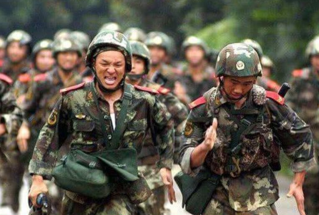 为啥当兵的人都说"宁跑5公里,不跑3千米"?只有跑过的兵才会懂.