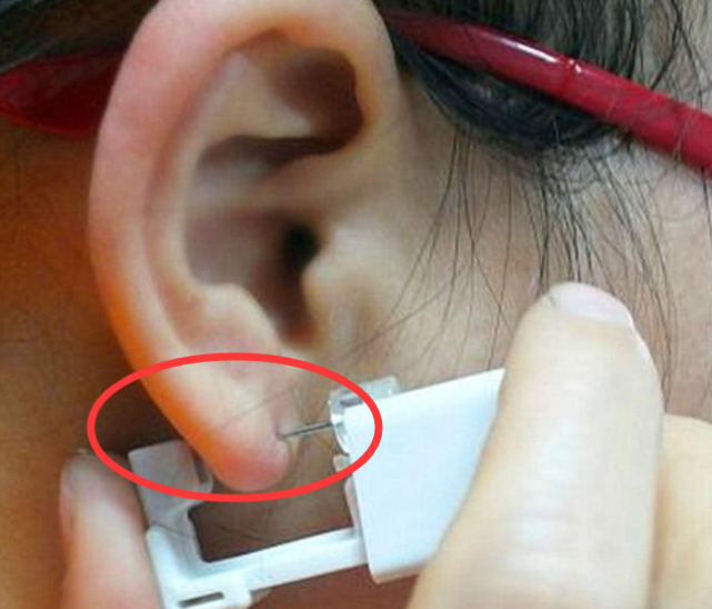 打耳洞时为什么没有一条肉肉被捅出来网友肉也怕疼