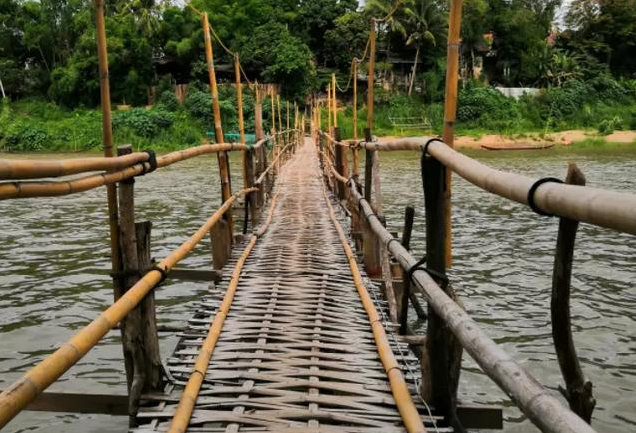 世界最长的竹桥,一天收200万过桥费,每年都要拆建一次