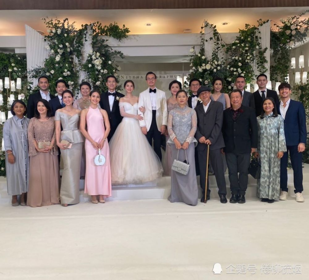 来参加婚礼的nadech,yaya