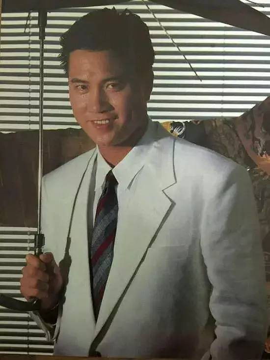 许多香港男星喜欢娶内地女生做老婆,但有的最后.