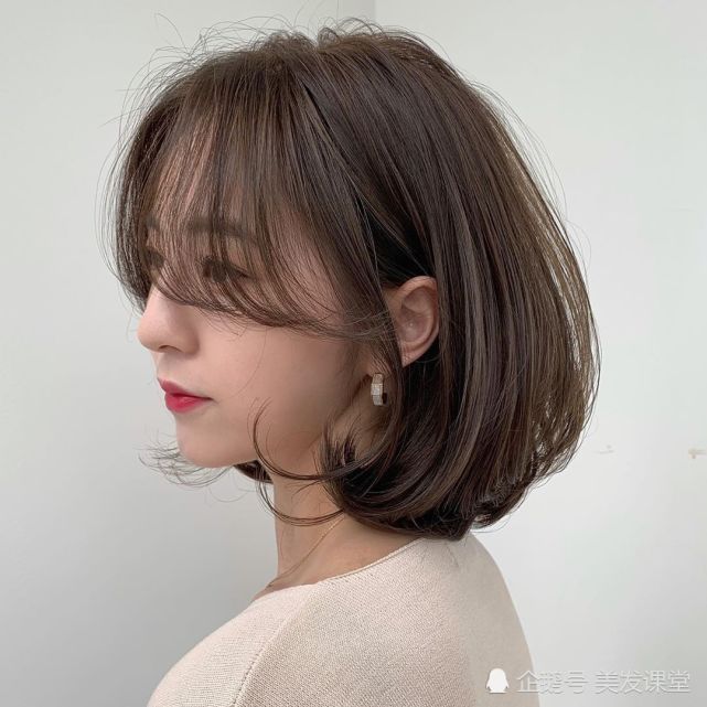 今年流行知性优雅的韩系发型,简单打理就很好看,换发型就这样剪