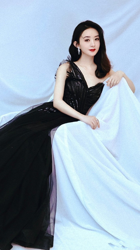 微博之夜赵丽颖颜值惊艳全场,生孩子复出一鸣惊人,网友:真美