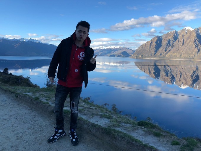新西兰有一片湖,被称为世界上最平静的湖水